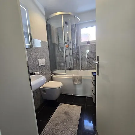 Exklusives 3 Ca 7 Min Fussweg Zum Wef Kongresszentrum Апартаменты