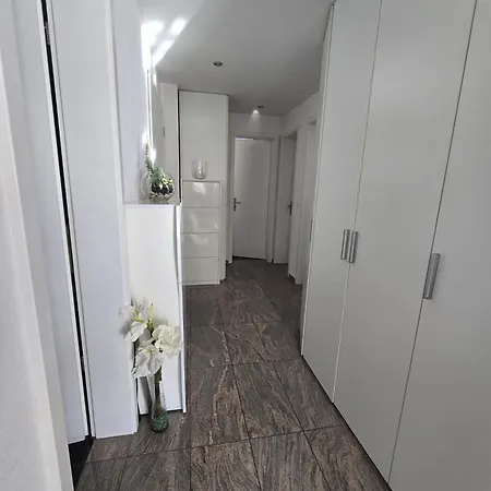Lejlighed Exklusives 3 Ca 7 Min Fussweg Zum Wef Kongresszentrum *